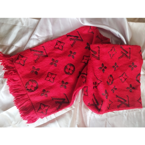 Louis Vuitton Logomania Scarf - Picture 5 of 11